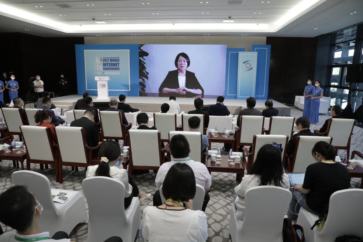 澳门中联办副主任严植婵视频致辞.jpg